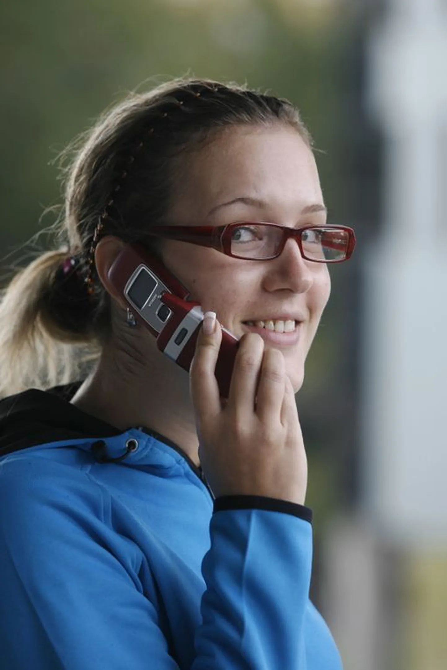Neiu mobiiltelefoniga..