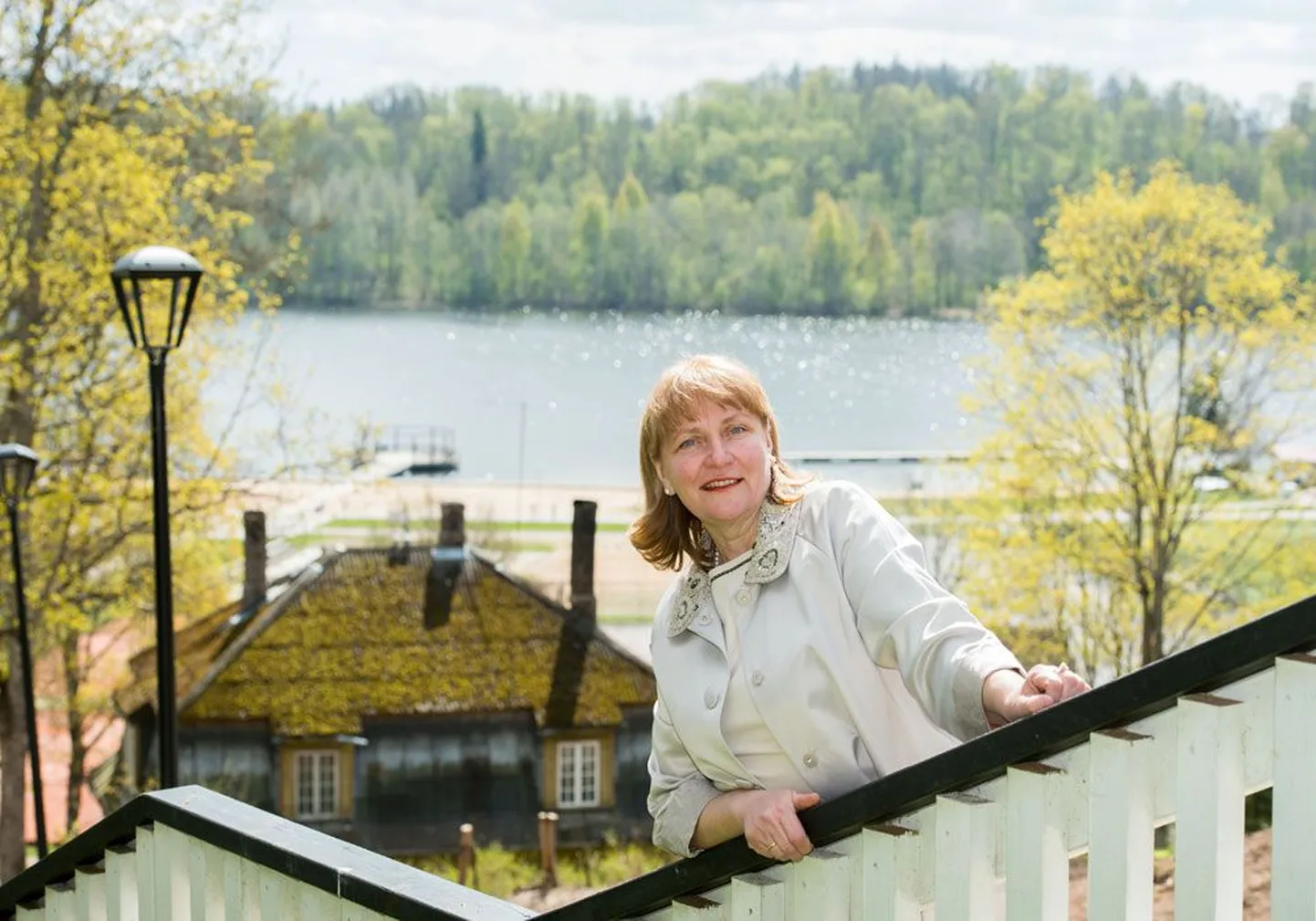 Kodulinnas Trepimäel:
 siit kaudu sai nüüdne sotsiaalminister Helmen Kütt omal ajal Viljandi linnavalitsuses töötades laskuda otsejoones Viljandi järve randa.