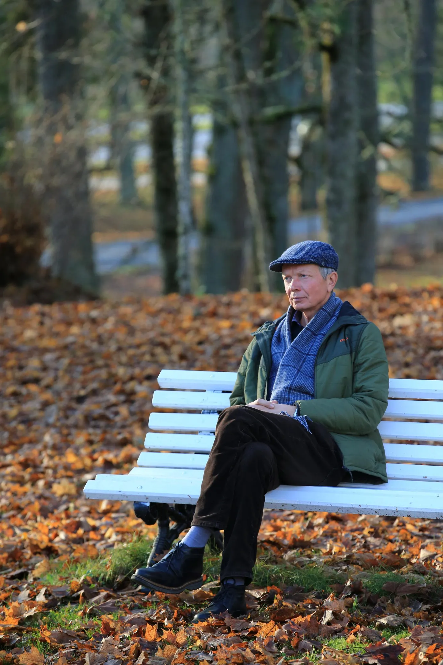 Tõnu Õnnepalu mullu novembris Kuremaa mõisapargis. FOTO: Margus Ansu