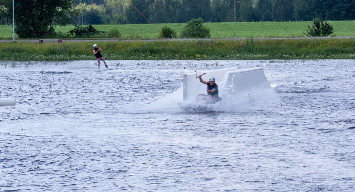 Kamari järvel Põltsamaa Wpargis toimuvad sel nädalavahetusel Eesti meistrivõistlused veelauasõidus.