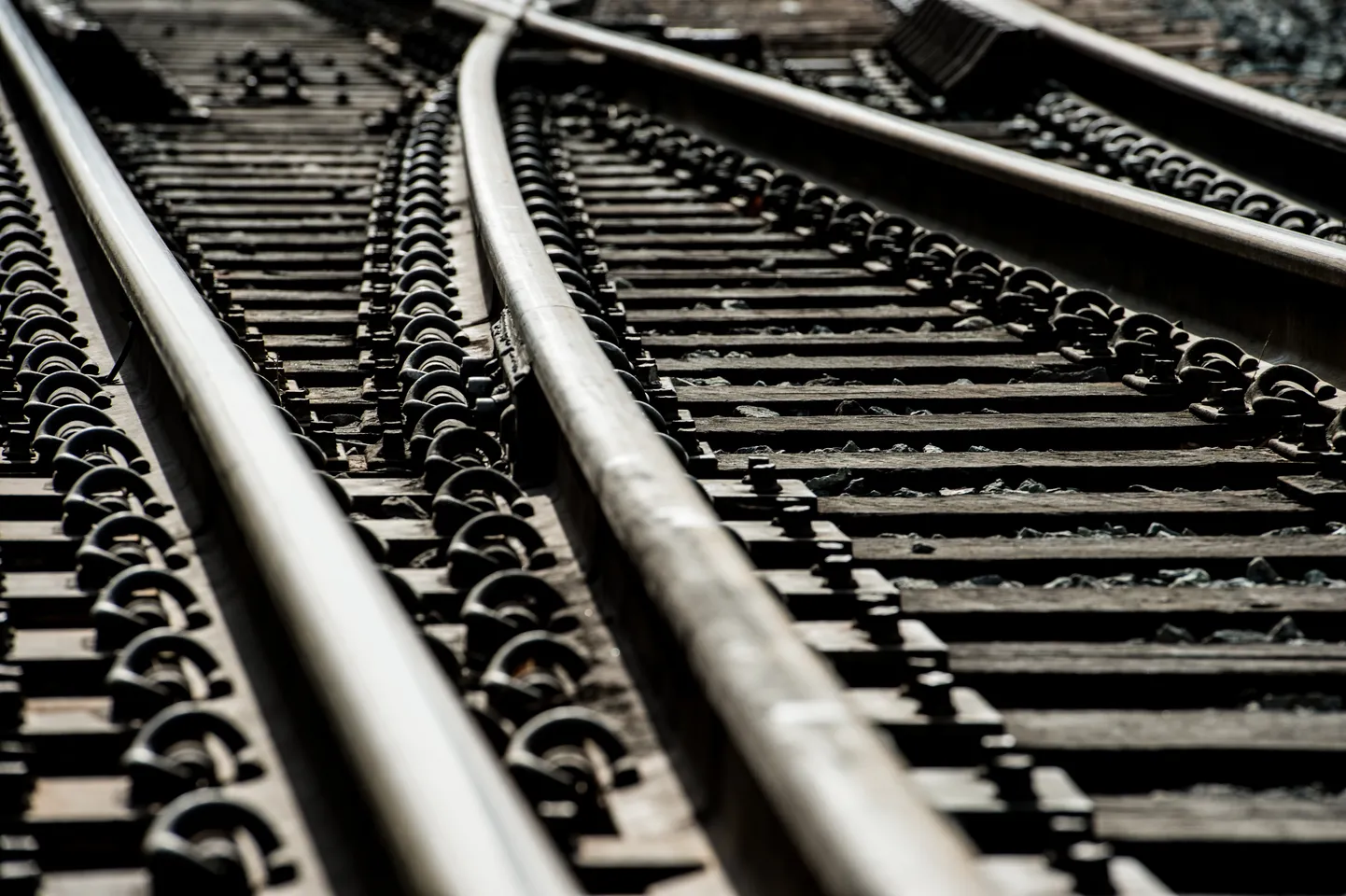 Железнодорожные рельсы. Иллюстративное фото