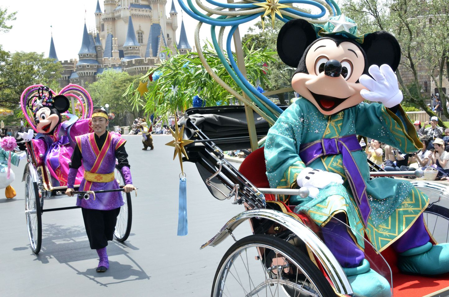 Miki-Hiir ja Minnie Tokyos asuvas Disneylandis.