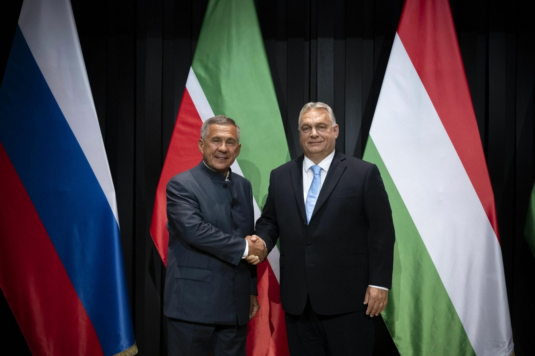Augustis sõitis Tatarstani rais Röstäm Miñnexan (paremal) Venemaa Föderatsiooni esindajana Ungarisse, kus võttis osa Püha Istvani päeva tähistamisest ja kohtus Ungari peaministri Viktor Orbániga.