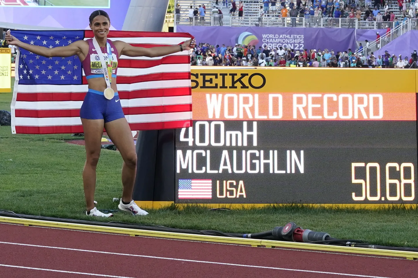 22-aastane Sydney McLaughlin läbis tõketega staadioniringi 50,68 sekundiga. Vägev!