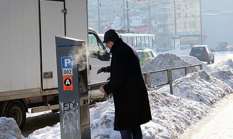 Припарковаться за машиной