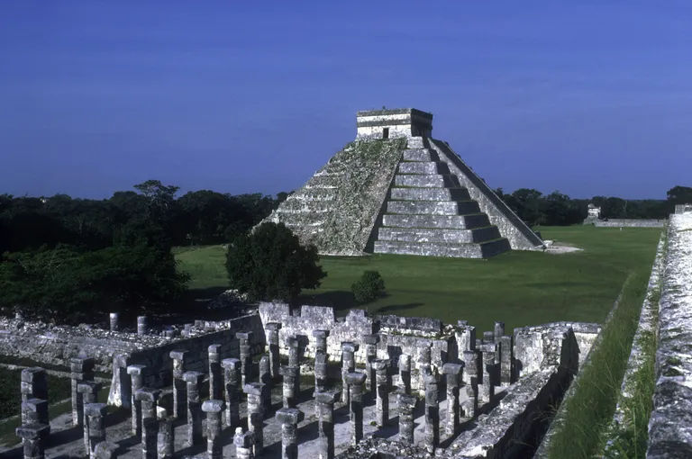 Kas Valeriana peidab endas Chichén-Itzá taolist mastaapset ehitist? Võib-olla mitte, aga kaksikpüramiide linna keskuses lidaripildid igatahes näitavad. Need tuleb nüüd džunglist üles leida.