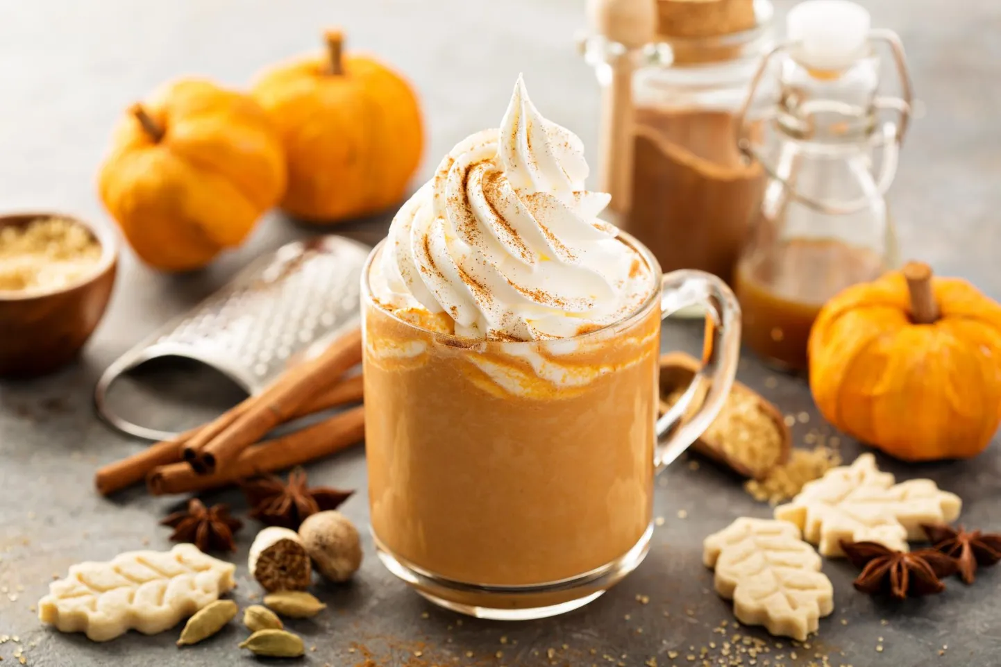 Popp kõrvitsalate: espresso, piim, kõrvitsapüree, vürtsid ja midagi magusat. FOTO: Shutterstock