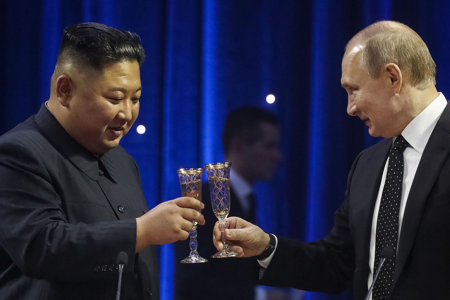 Põhja-Korea liider Kim Jong-un ja Venemaa president Vladimir Putin pärast kahepoolset kohtumist toimunud õhtusöögil Vladivostokis.
