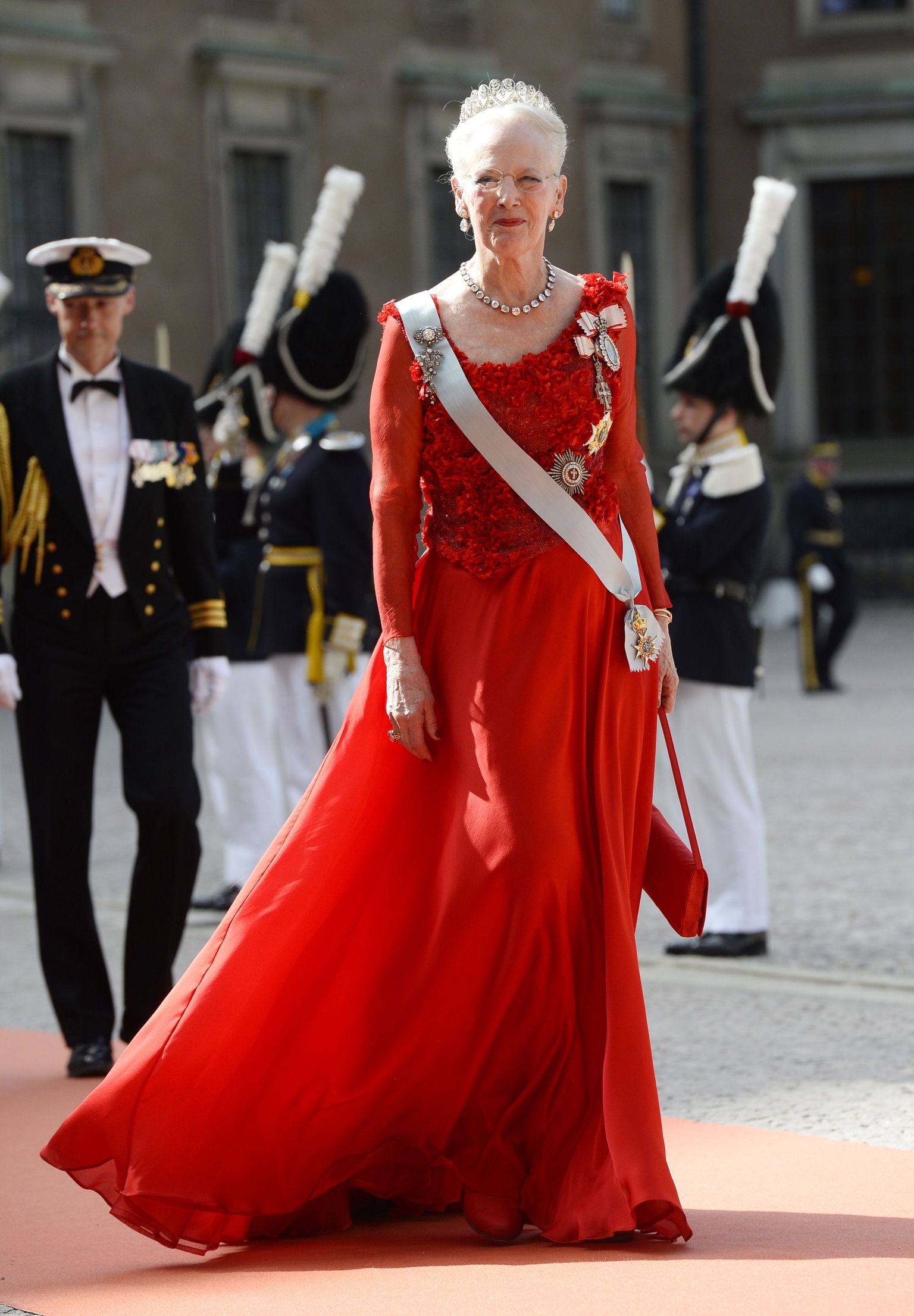 Taani kuninganna Margrethe saabumas 13. juunil 2015 Rootsi printsi Carl Philipi ja Sofia Hellqvisti pulma Stockholmis