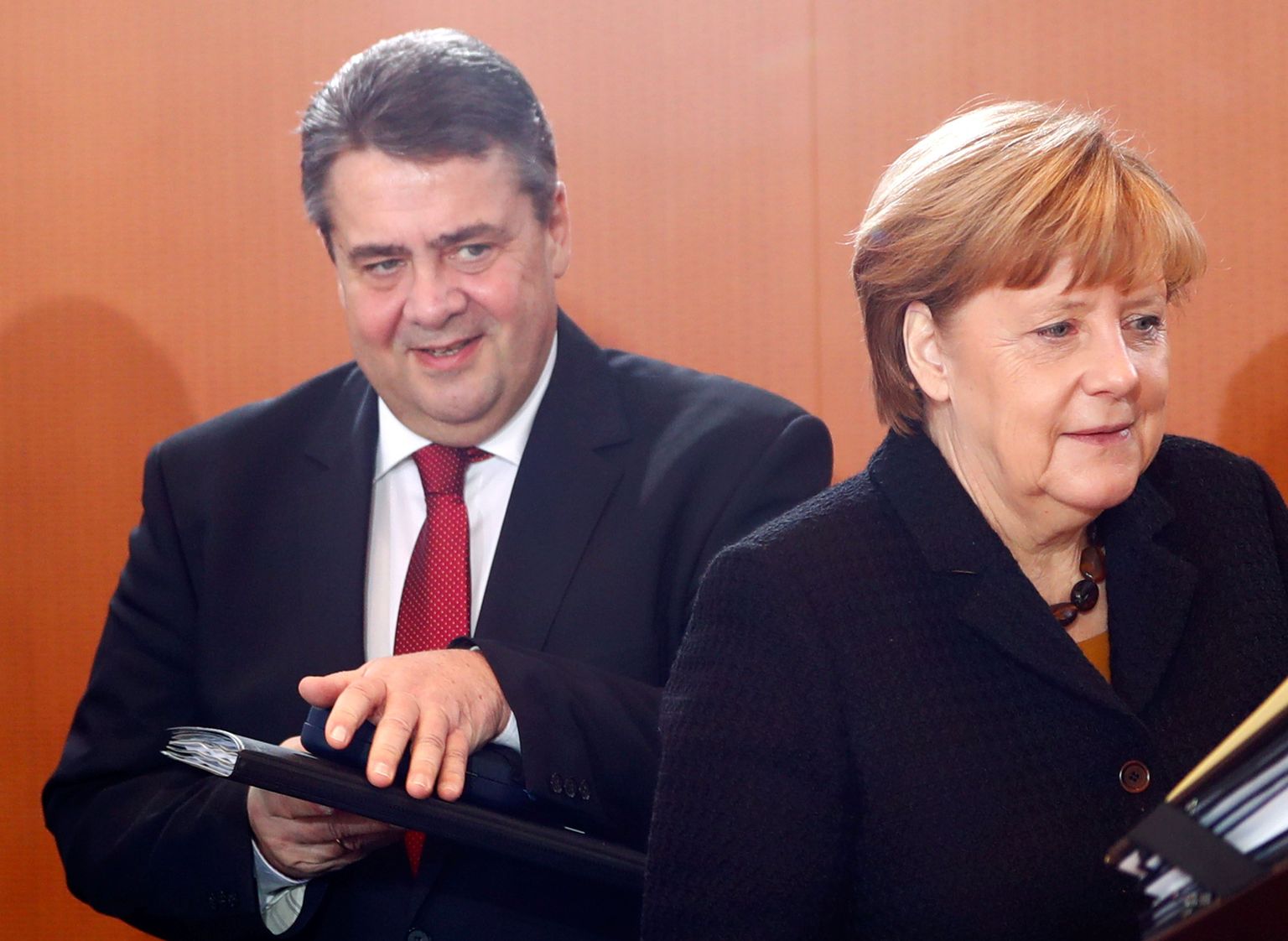 Saksa majandusminister Sigmar Gabriel ja kantsler Angela Merkel eelmisel nädalal Berliinis kabinetikohtumisel.