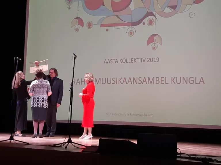 Kungla võtab vastu aasta rahvamuusikaansambli tähise – Lokulaua.