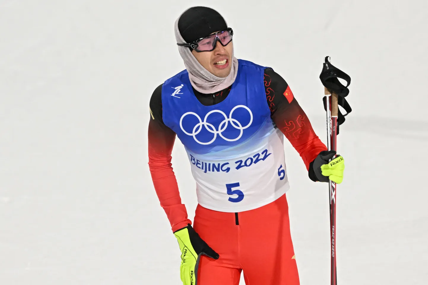 Китайский лыжник Цян Ван на Олимпиаде в Пекине.