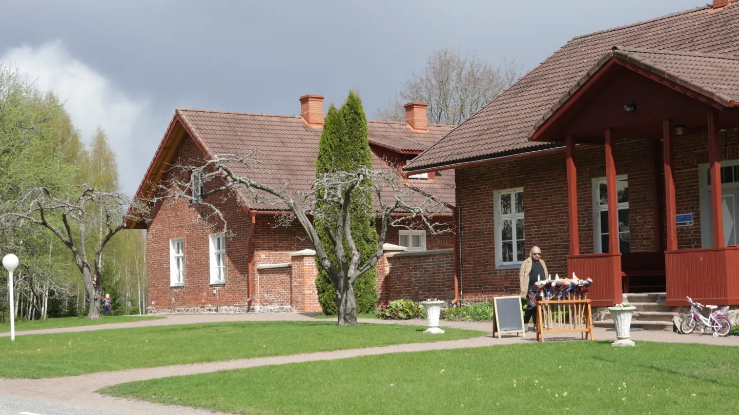 Maanteemuuseum asub Kanepi vallas Varbuse külas.