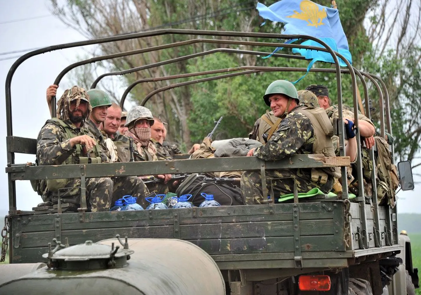 Если российские войска будут отведены от границы, ситуация на востоке Украины получит новый поворот. На фото: украинские военные под Славянском 19 мая.