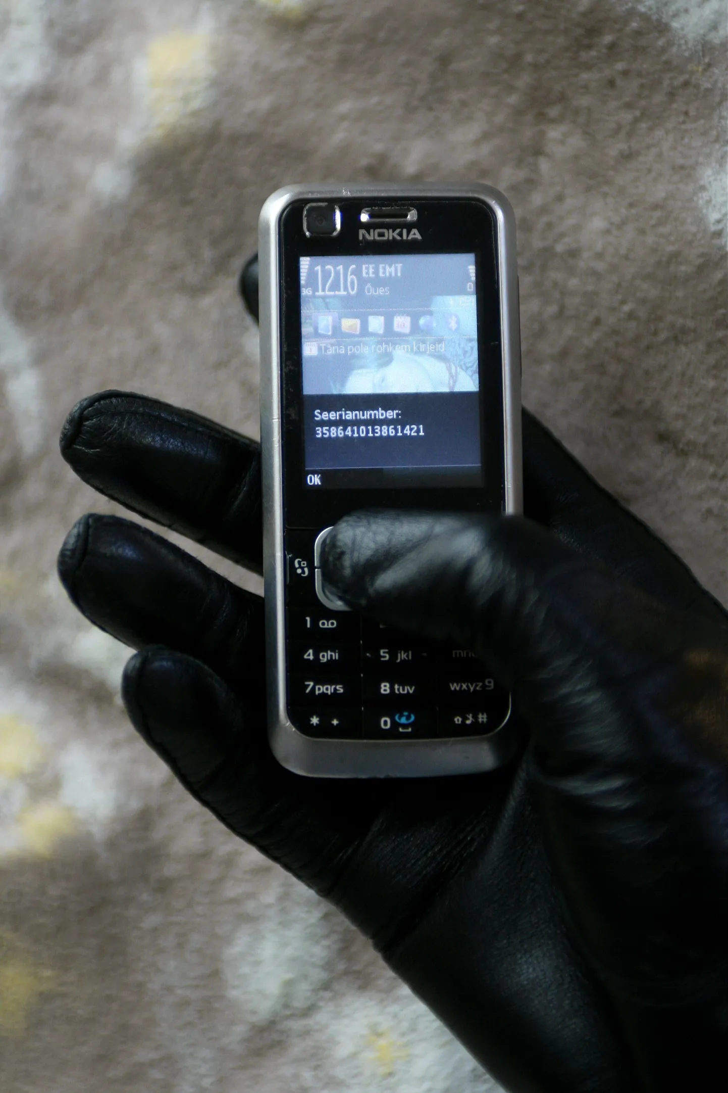 Pakasekraadide korral peaks mobiili hoidma põuetaskus ja rääkima siseruumides.