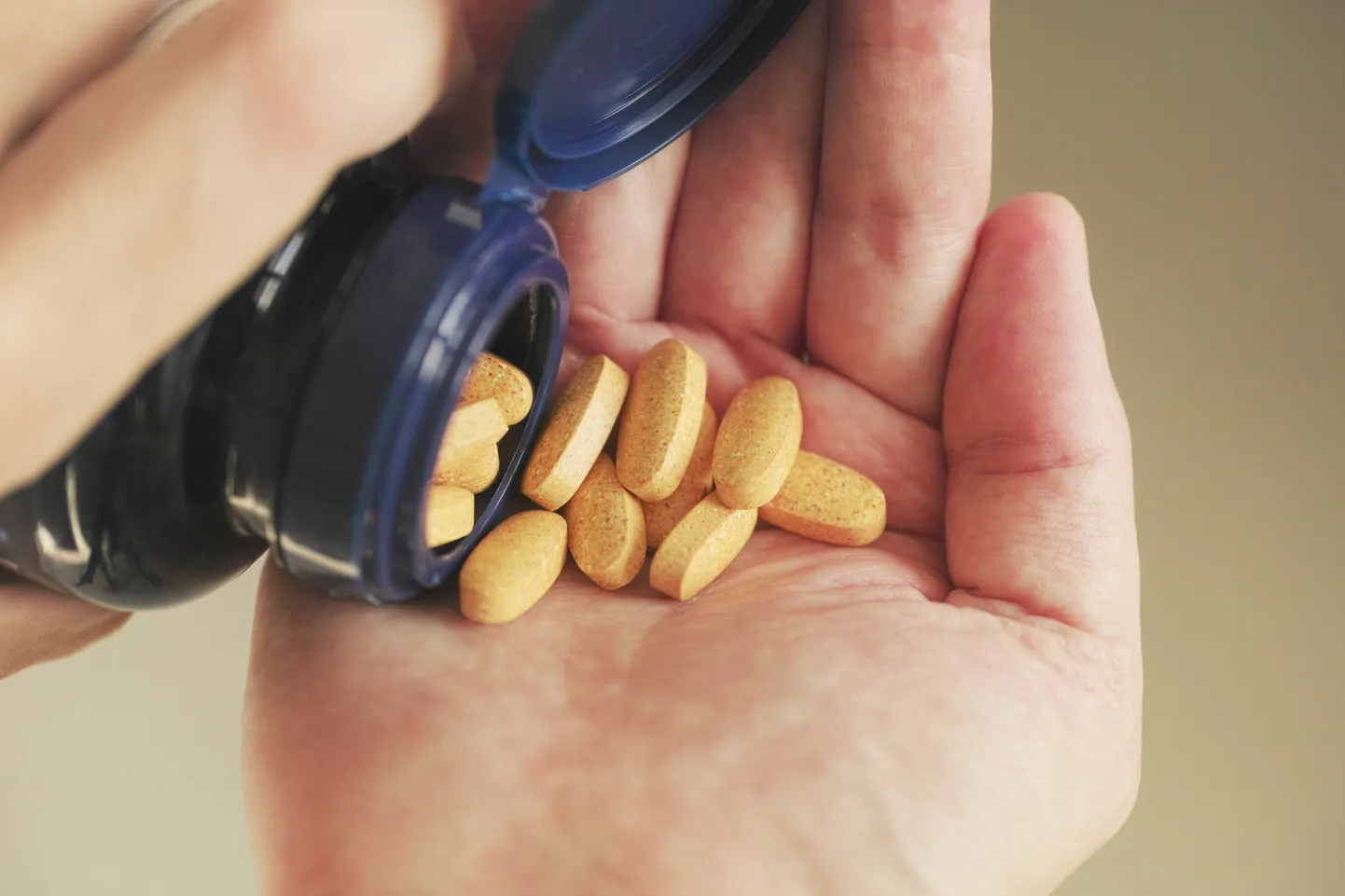 Vitamiinid, toidulisandid, mineraalid. Pilt on illustreeriv.