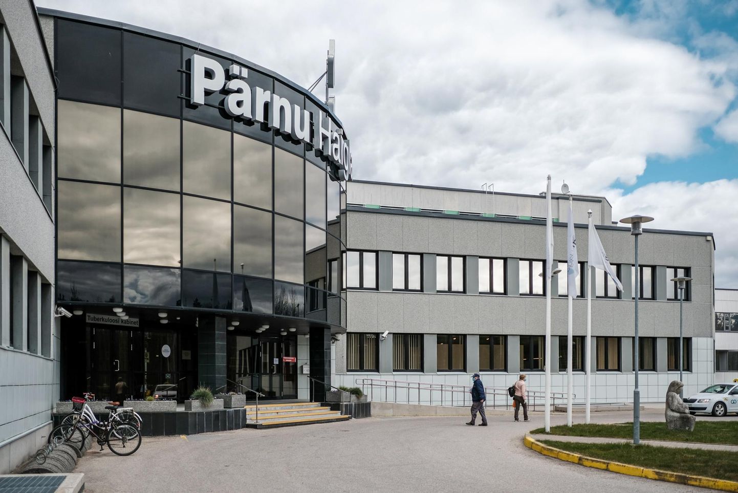 Pärnu haiglas suri uude koroonaviirusesse nakatunud 83aastane naine.