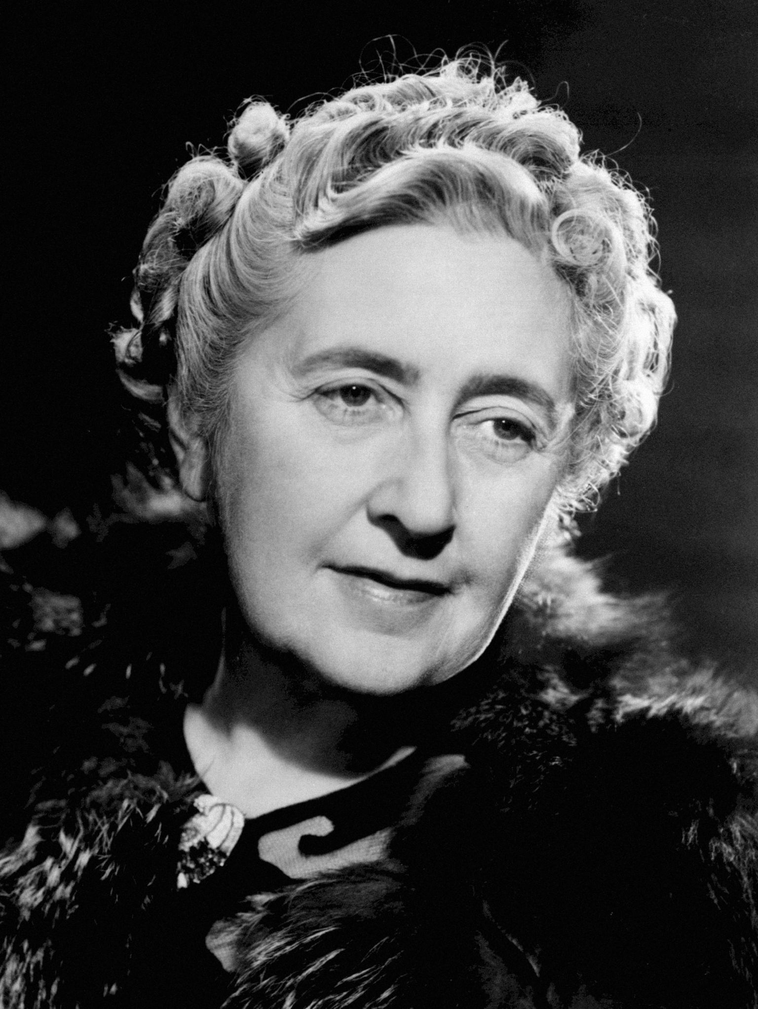 Populaarse briti krimikirjaniku Agatha Christie (1890-1970) loomingut on taaskord tsenseeritud.