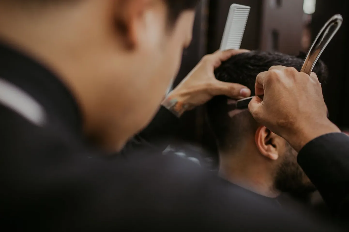 Meeste juukselõikus maksab mõnes kohas viis eurot, samas kui teises kohas küsitakse töö eest mitukümend eurot.