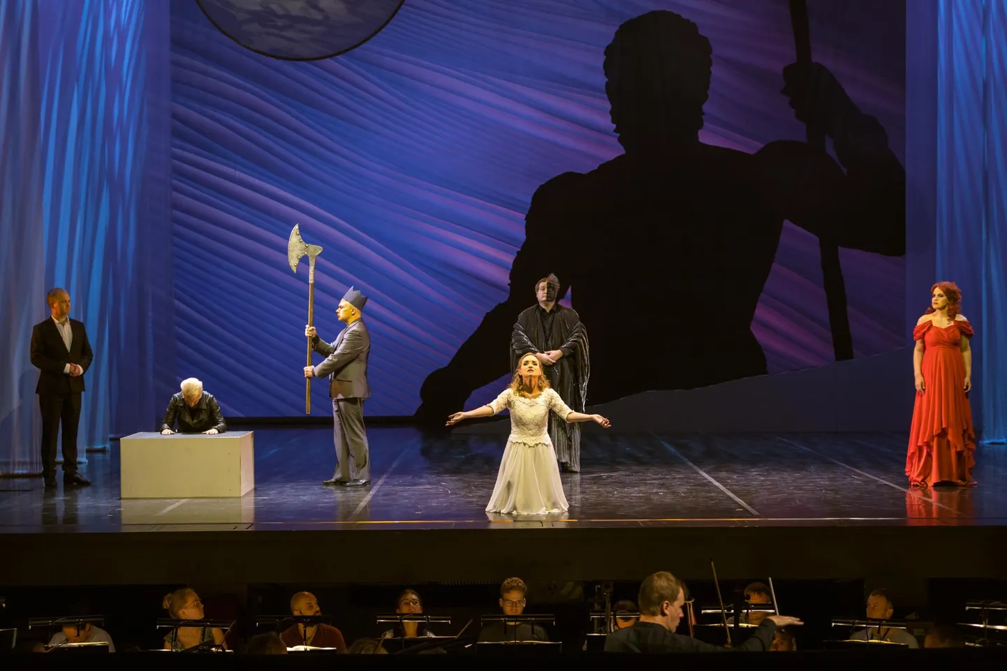Wolfgang Amadeus Mozarti «Idomeneo» Vana Tallinna Galal (vasakult): Mehis Tiits, Helen Lokuta, Juhan Tralla, Elena Bražnik, Reigo Tamm ja Kristel Pärtna.
