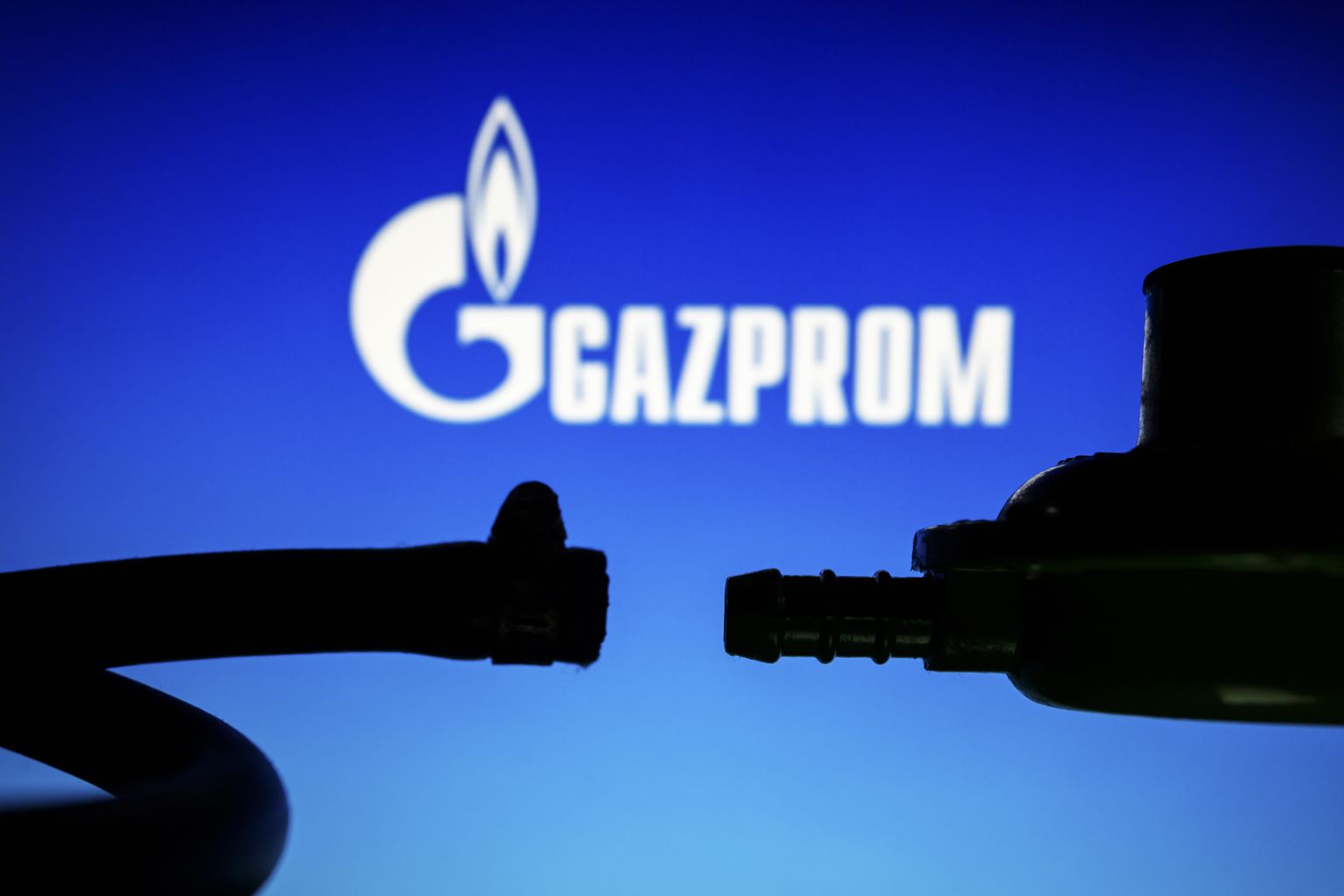 "Газпром" вернулся в Латвию через посредника