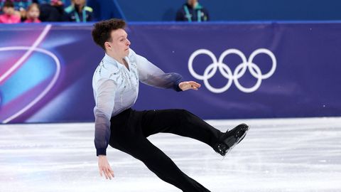 Латвийский фигурист Кулиш болезненно упал на своей первой Олимпиаде