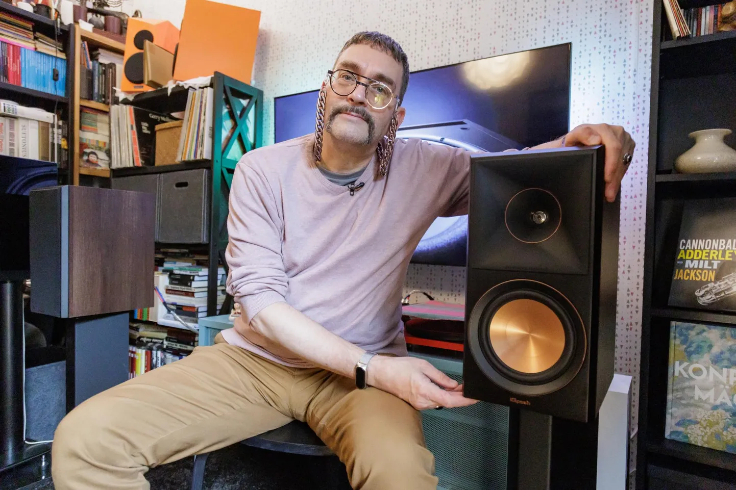 Klipsch RP600M II kõlavad natuke niimoodi, nagu teie elutoas oleks päris bänd. Ainult väiksem kui tavaliselt.