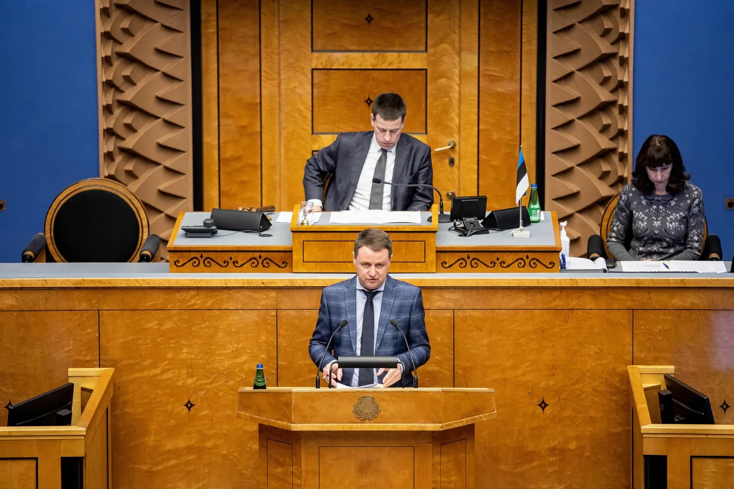 Ei sotsiaaldemokraatide ega Keskerakonna katsed ühe- ja kahelapseliste perede näilist ebavõrdsust lasterikaste peredega vähendada ei
leidnud eile toetust. Pildil Keskerakonna ja riigikogu esimees Jüri Ratas ning sotsiaaldemokraatide peasekretär Eduard Odinets.