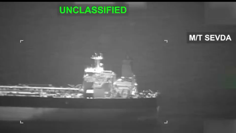 ВИДЕО ⟩ США обстреляли два танкера, пытавшихся прорвать блокаду иранских портов