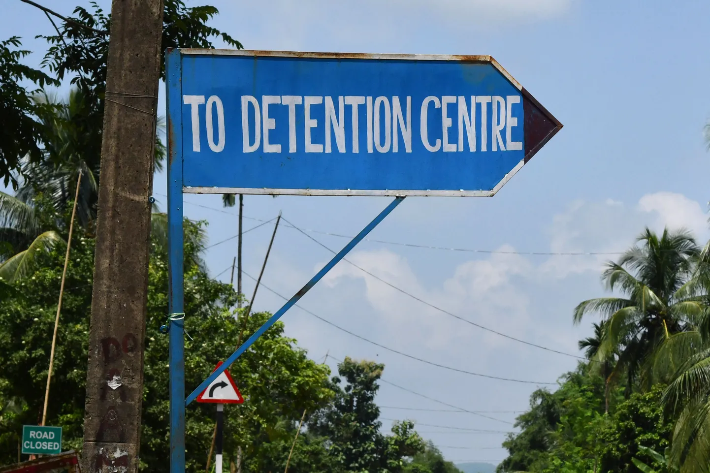 Uude "välismaalaste" kinnipidamiskeskusse osutav viit Assami osariigis,