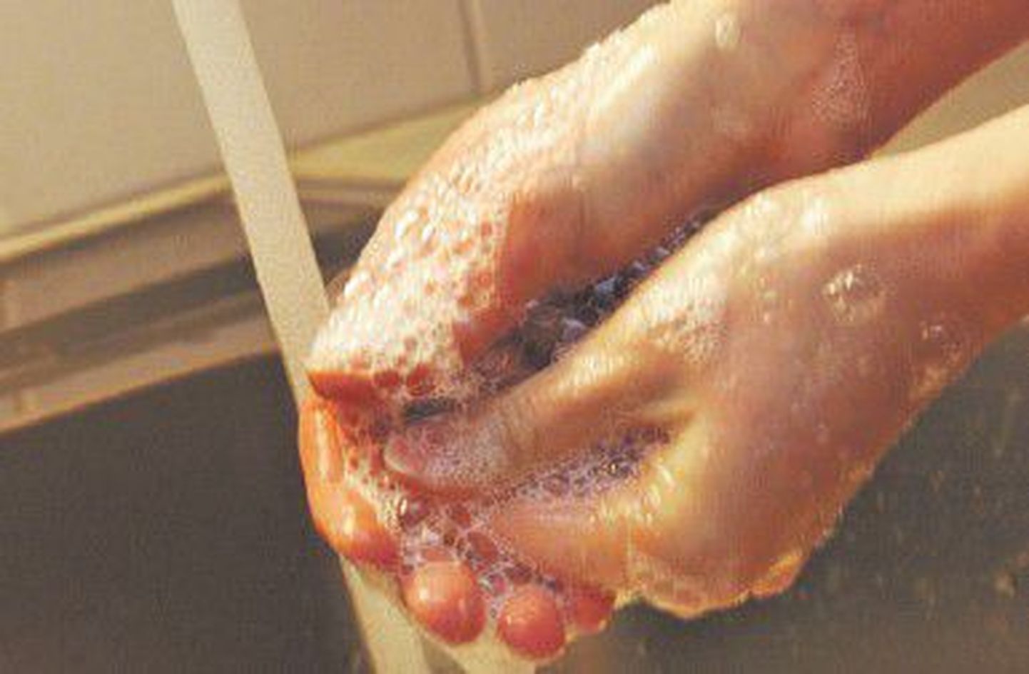 Частое мытье рук может предотвратить заражение гепатитом А.