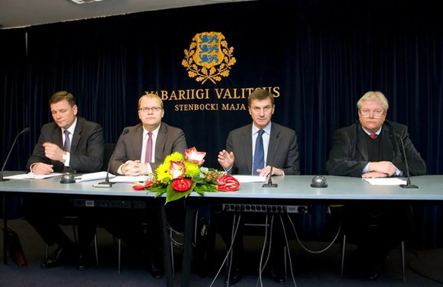Vabariigi Valitsuse liikmed: Jaanus Tamkivi, Urmas Paet, Andrus Ansip, Rein Lang