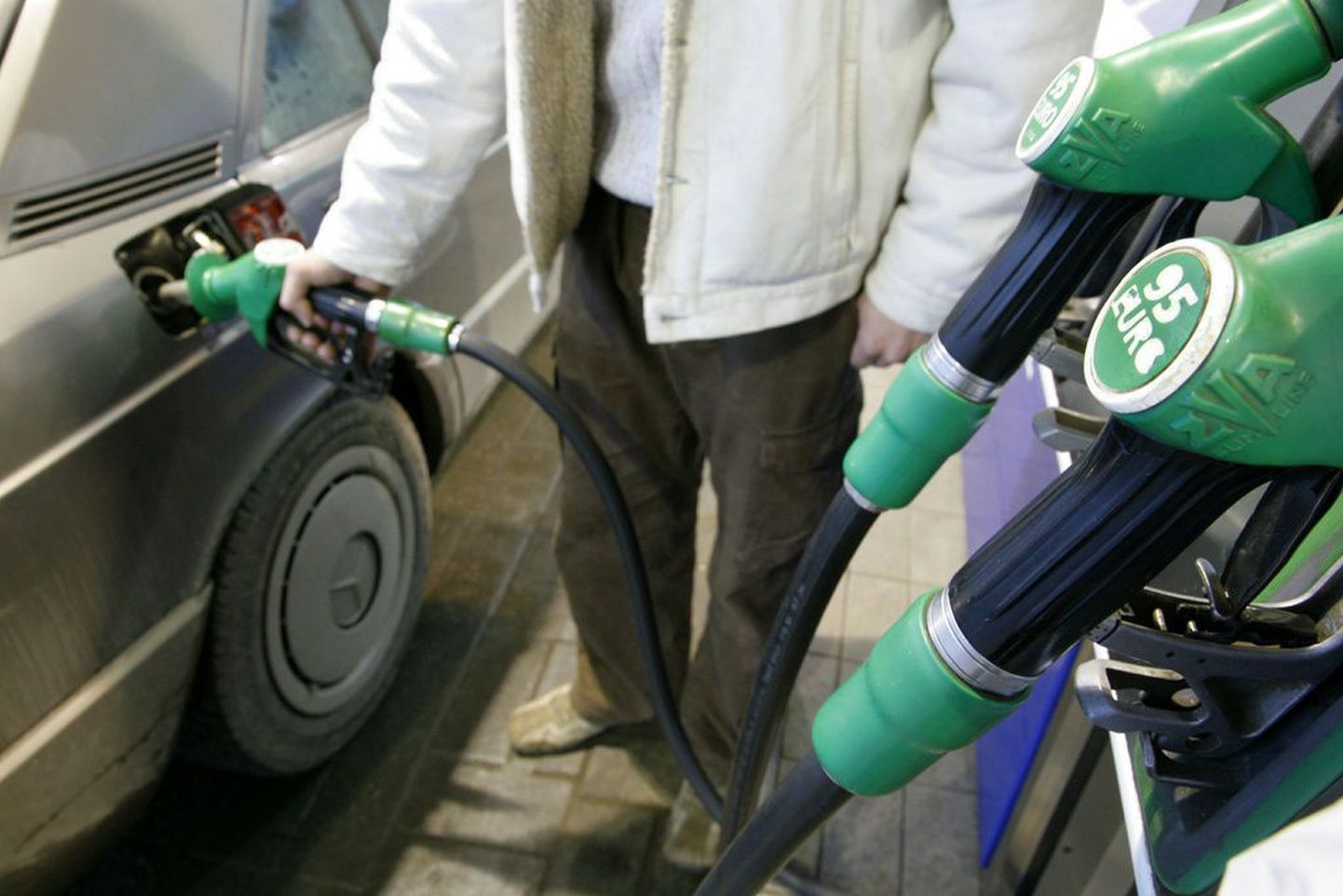 Sagenenud on ka juhtumid, kus bensiinijaamas kütust tankides jäetakse kauba eest maksmata..