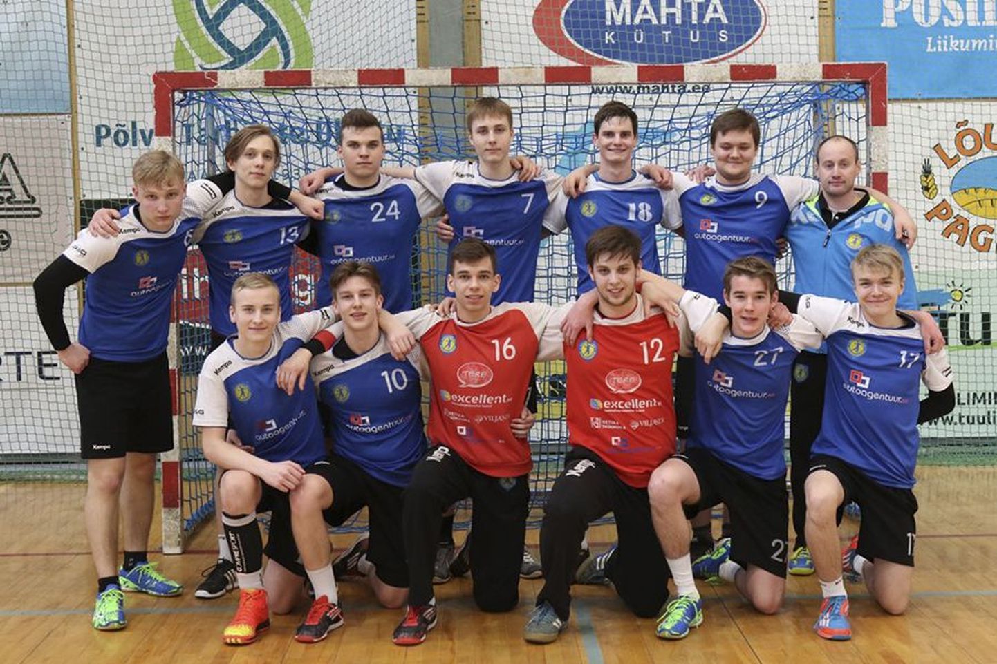 Viljandi spordikooli A-klassi käsipallimeeskond võitis Eesti meistrivõistlustel pronksmedali.