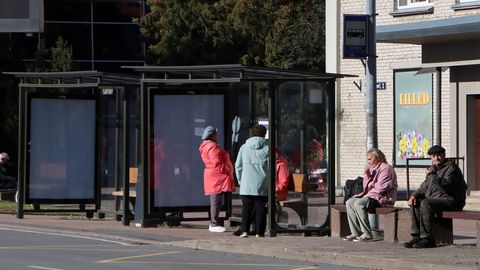 Nelja linna bussipeatustesse paigaldatakse tuleval aastal digitablood