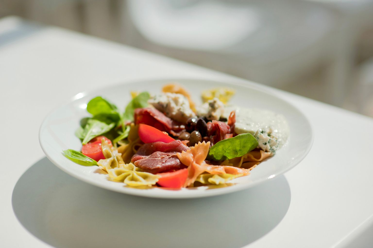 RETSEPT Kerge pastasalat veisesingiga