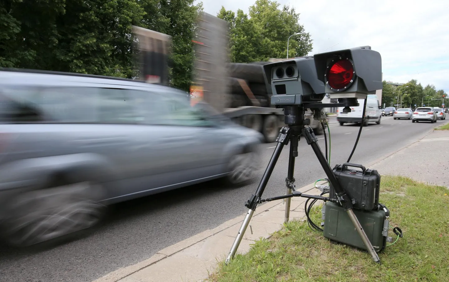Transpordiamet peab muuhulgas piirama uute mobiilsete kiiruskaamerate ostmist.