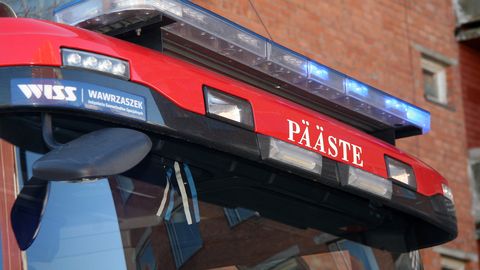 PÄÄSTEAMETI TEATED ⟩ Suits tungis naabri korterisse, päästjad avastasid kõrbeva toidu