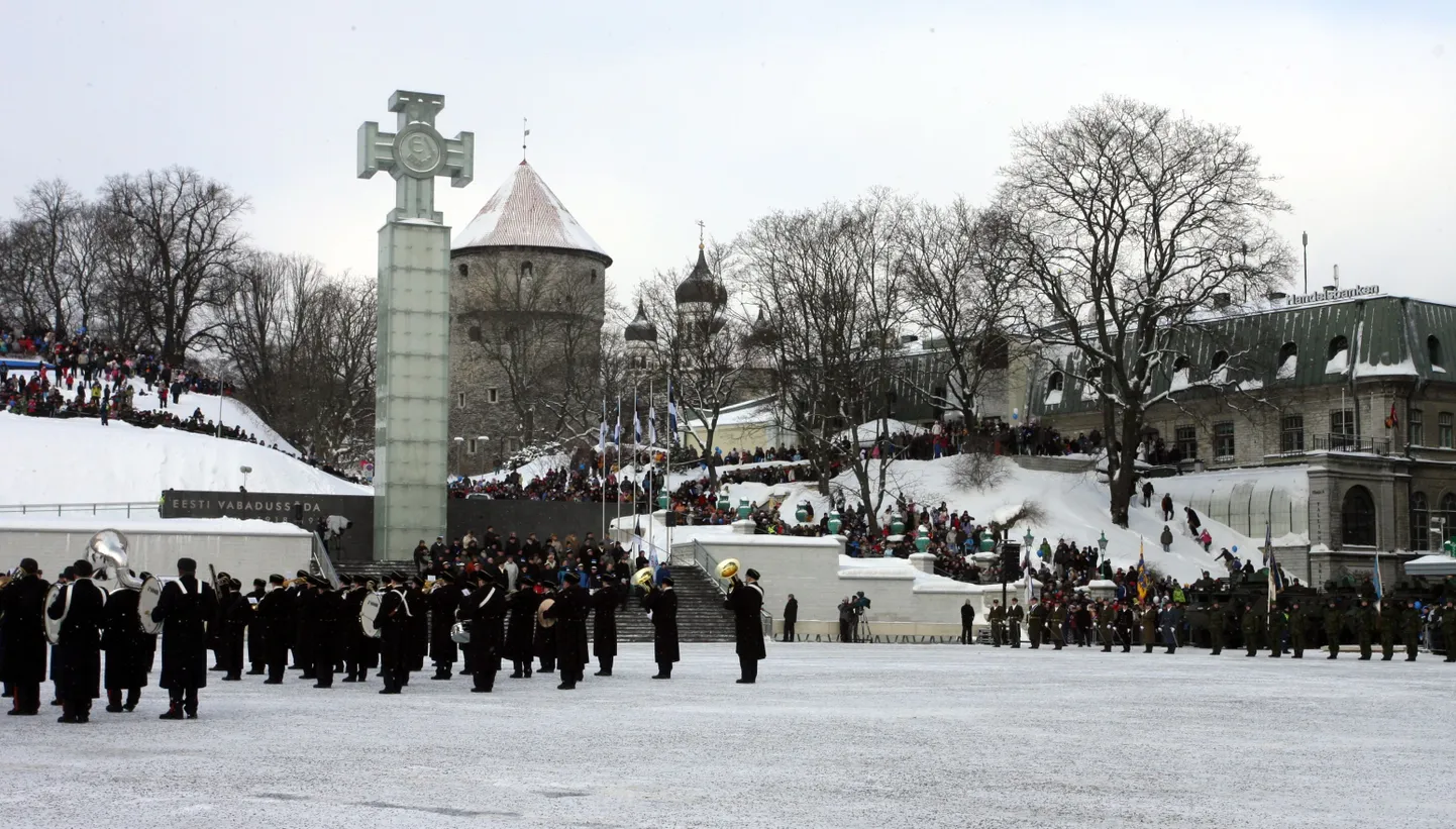 Kaitseväe paraad Vabaduse väljakul