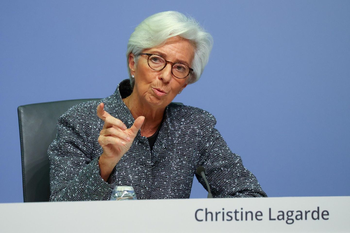 Keskpankurite ees on küsimus, kuidas edasi käituda. Ennekõike ilmselt mõõdukalt. Pildil EKP president Christine Lagarde.