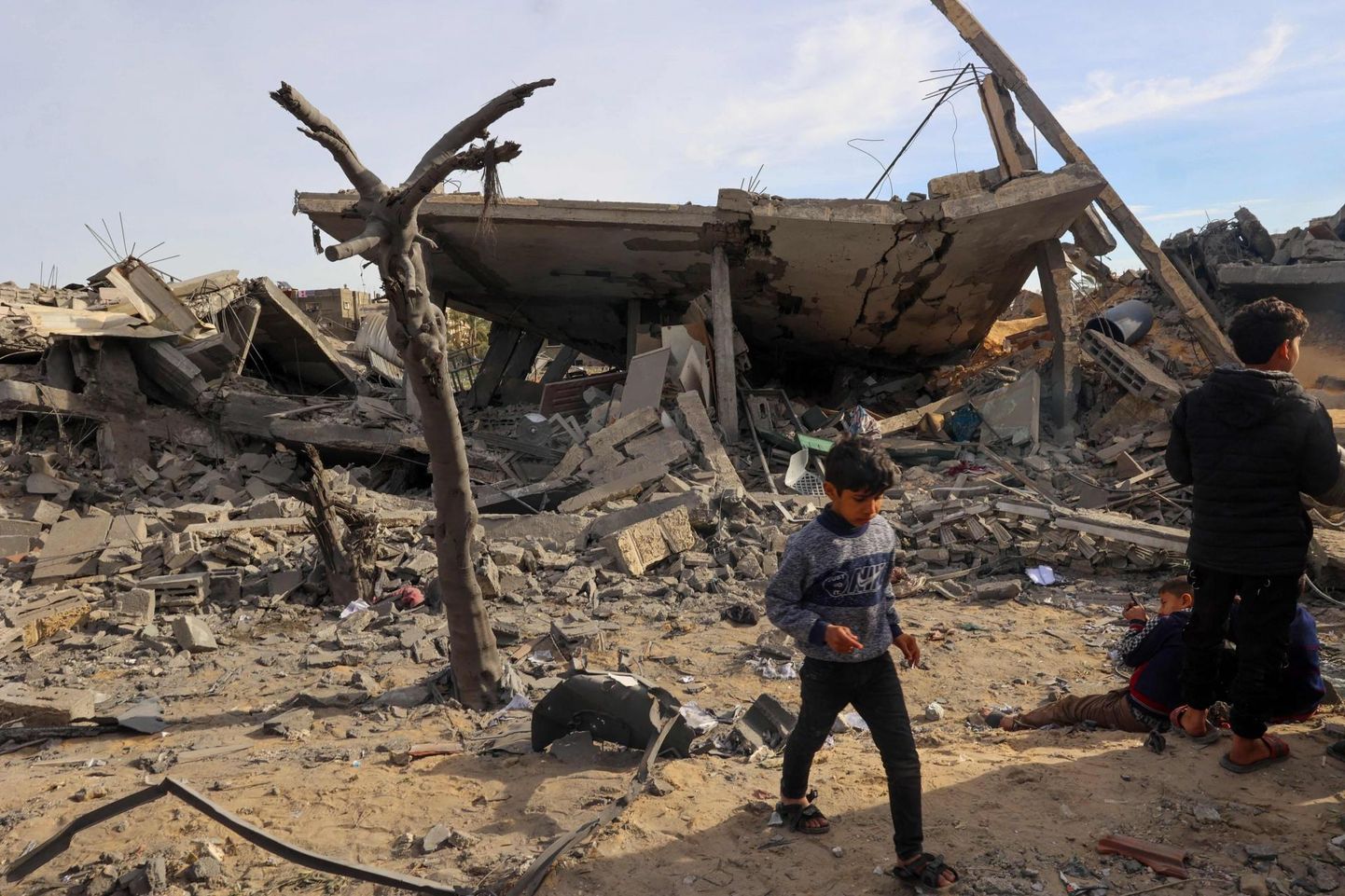 Rafah’ linna Gazas tabasid ööl vastu esmaspäeva Iisraeli sõjaväe õhulöögid.