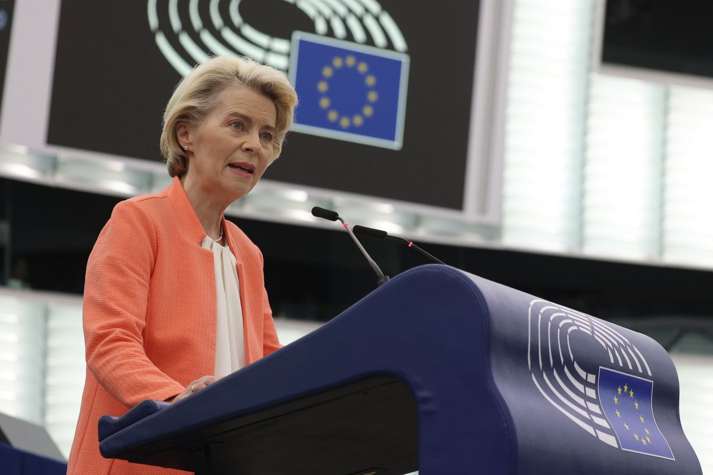 Ursula von der Leyen täna europarlamendi ees.