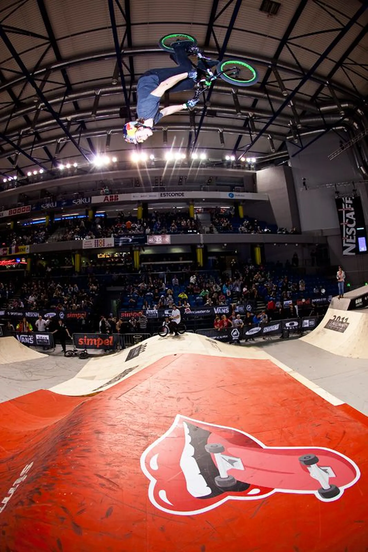 Drew Bezanson (CAN) - Simpel Session 2011