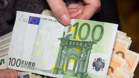 Жители Эстонии получили из других стран миллионы евро