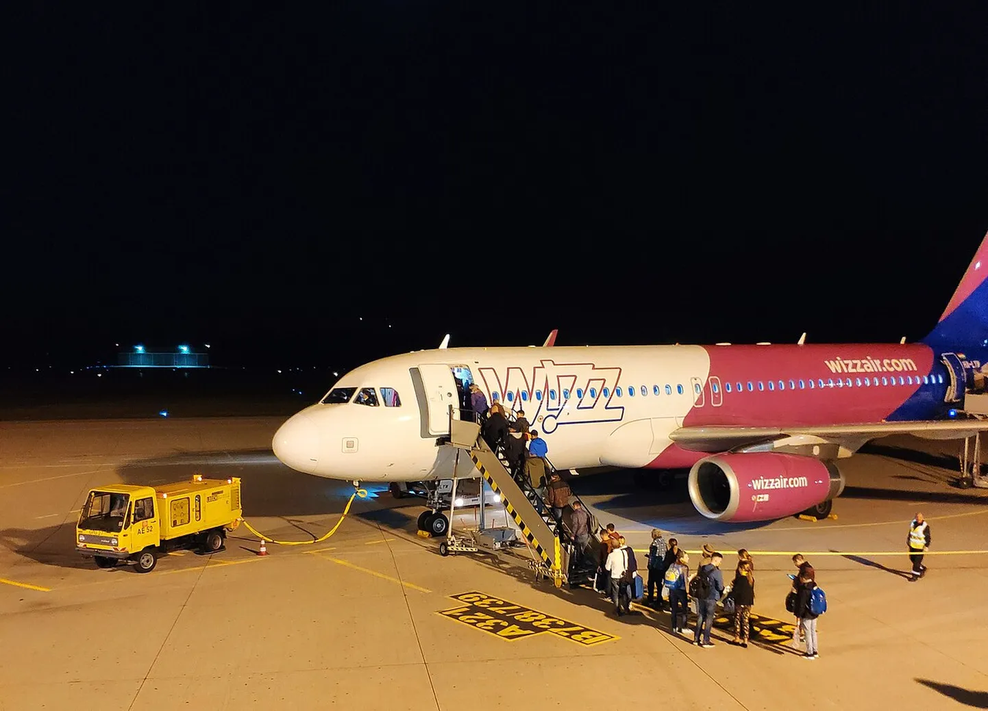 Reisijad ronivad Wizz Airi lennukisse, kus jalaruumi on napilt isegi väga pikkadel lendudel.