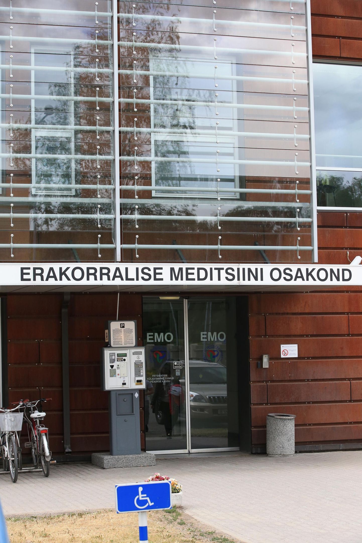 Erakorralise meditsiini osakonnas juhtunu pärast läheb patsient Lauri Steinbach arsti Hardi Kaljuranna vastu kohtusse.