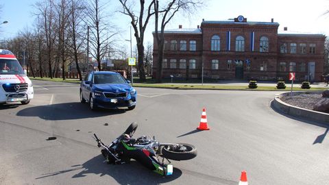 Politsei otsib Pärnus juhtunud liiklusõnnetuse pealtnägijaid