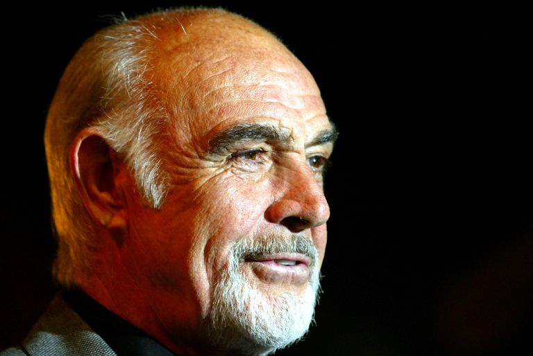Briti näitleja Sean Connery saabumas 2003. aasta 29. septembril linastunud filmi «The League of Extraordinary Gentlemen» esilinastusele Londonis.