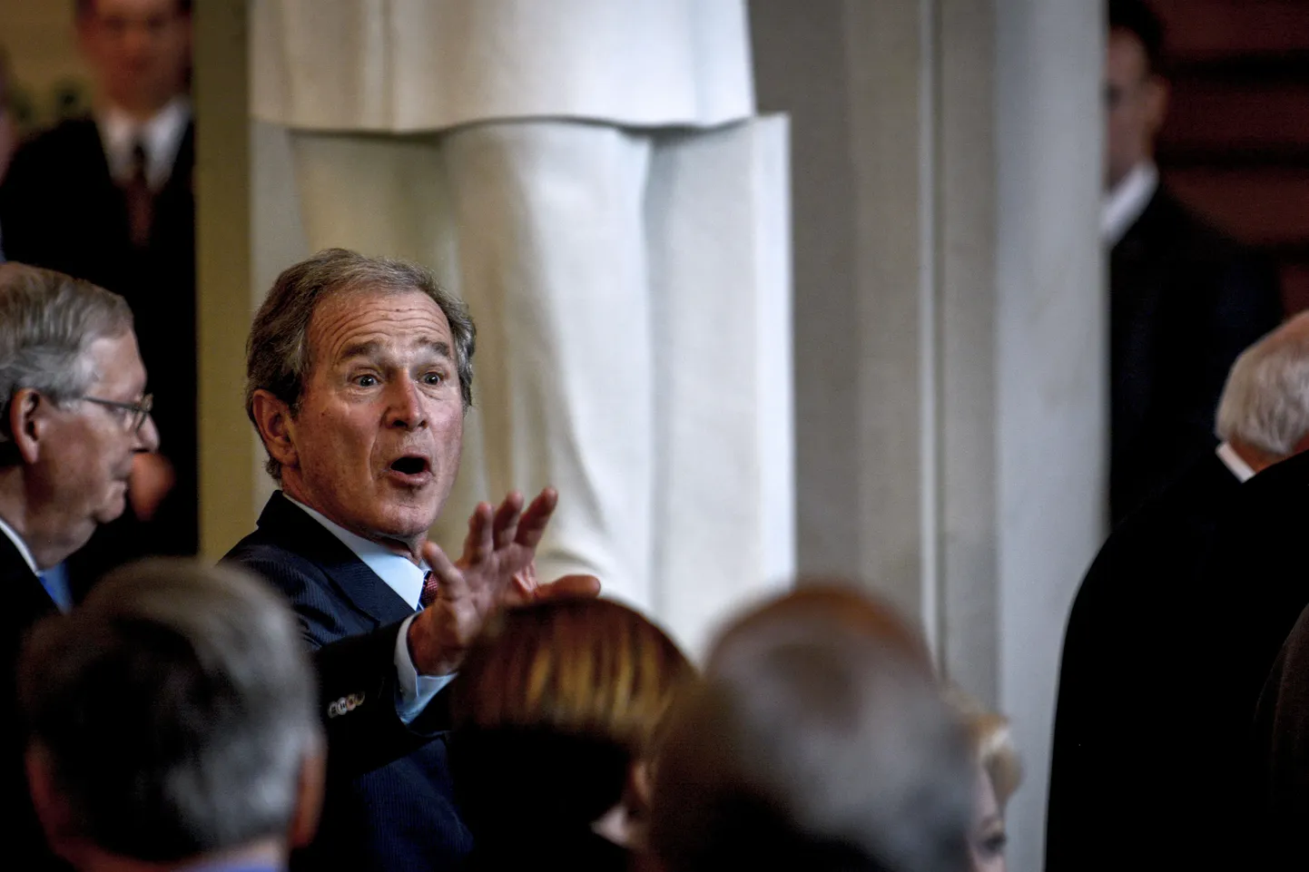 George W. Bush mullu 3. detsembril Washingtonis rahvale lehvitamas