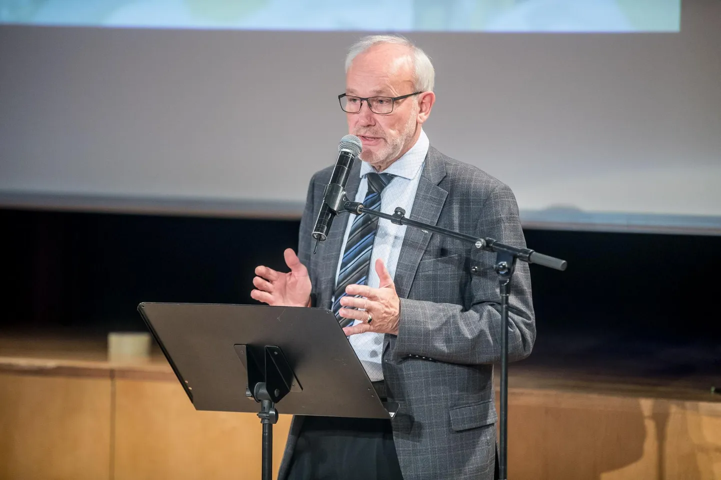 Kauln Nurm septembris Vabaerakonna volikogul Raplas.